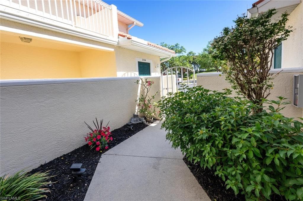 4960 Deerfield Way E103, Naples, FL 34110-3