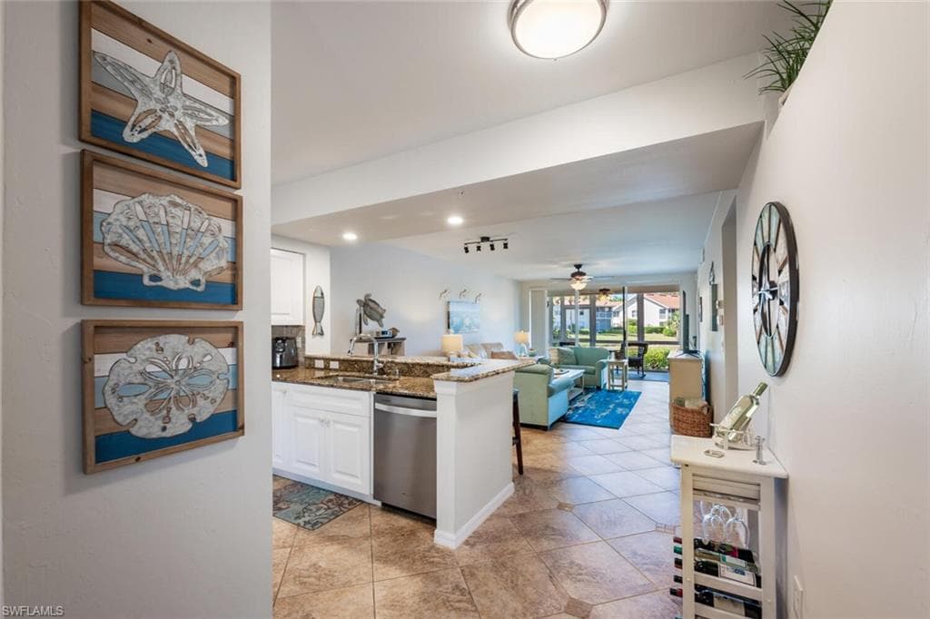 4960 Deerfield Way E103, Naples, FL 34110-5