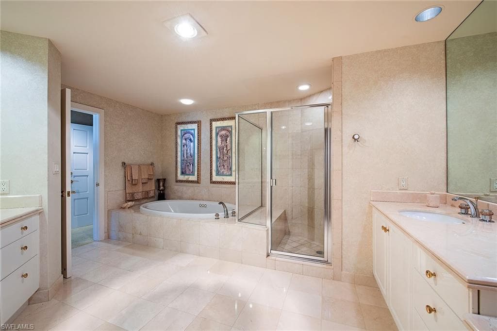 3971 Gulf Shore Blvd N Ph-104, Naples, FL 34103-12