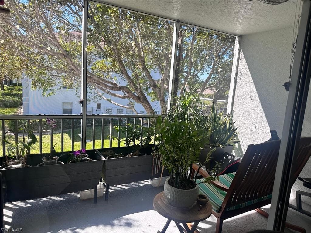 9610 Victoria Ln D202, Naples, FL 34109-19