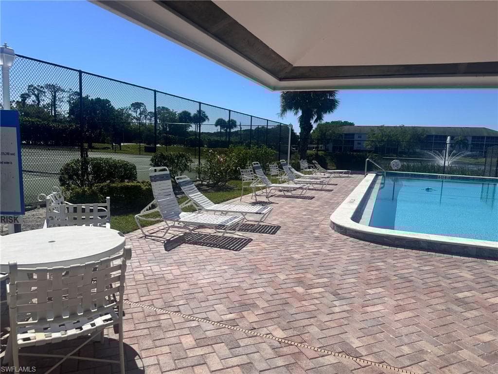 9610 Victoria Ln D202, Naples, FL 34109-21