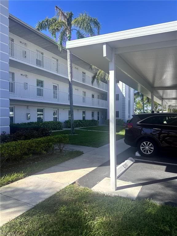 9610 Victoria Ln D202, Naples, FL 34109-23