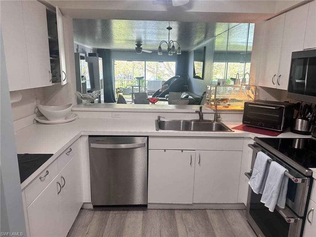 9610 Victoria Ln D202, Naples, FL 34109-2