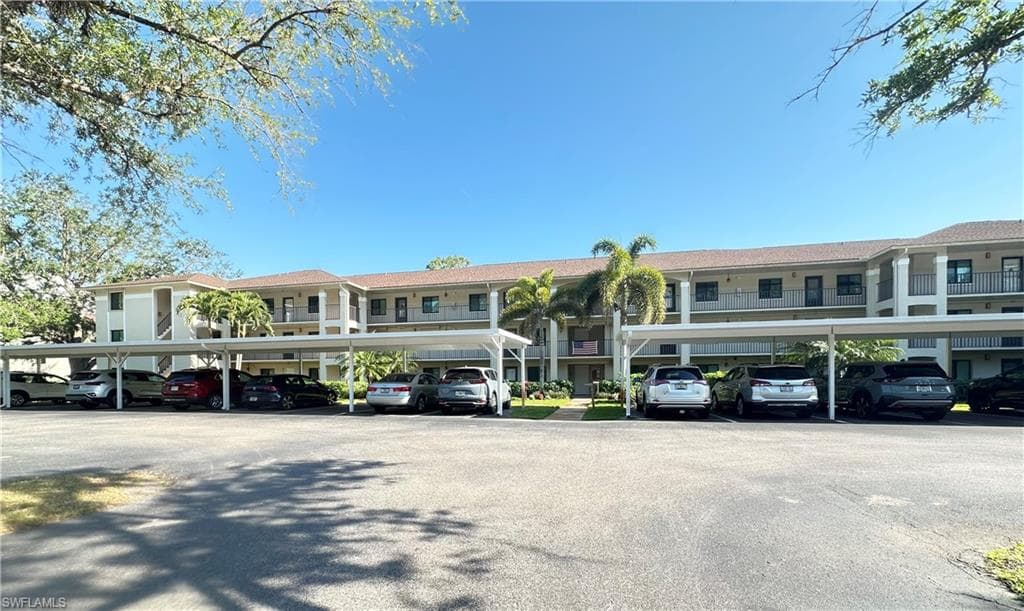 5784 Deauville Cir B302, Naples, FL 34112-1