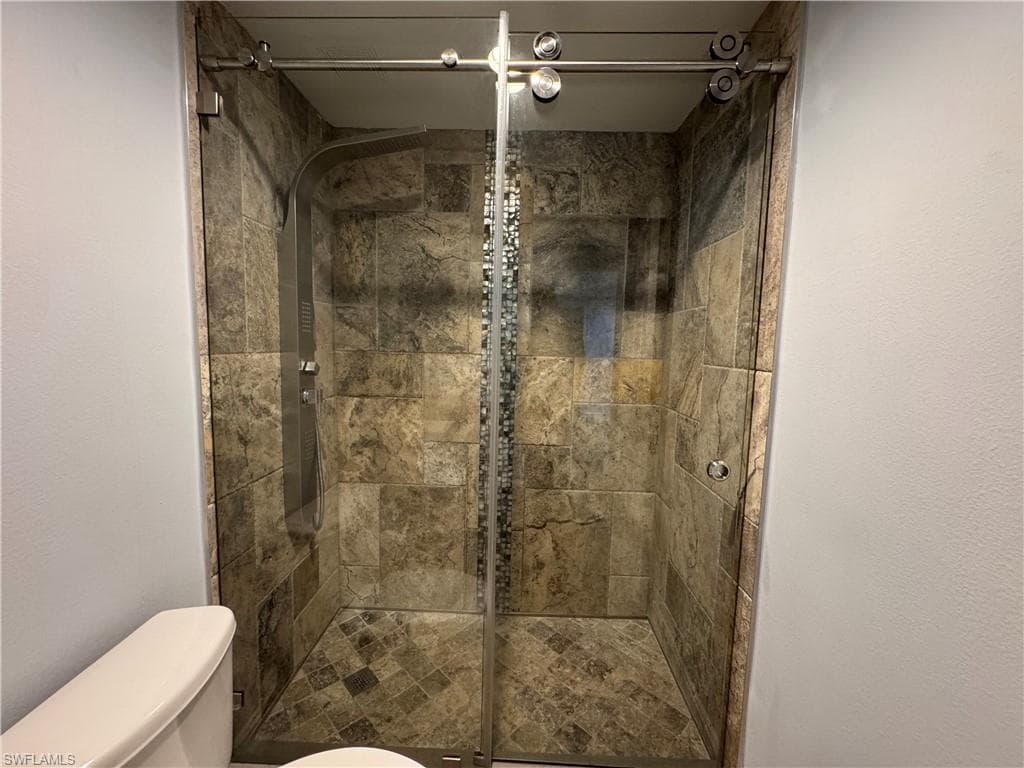 5344 Treetops Dr E-2, Naples, FL 34113-18