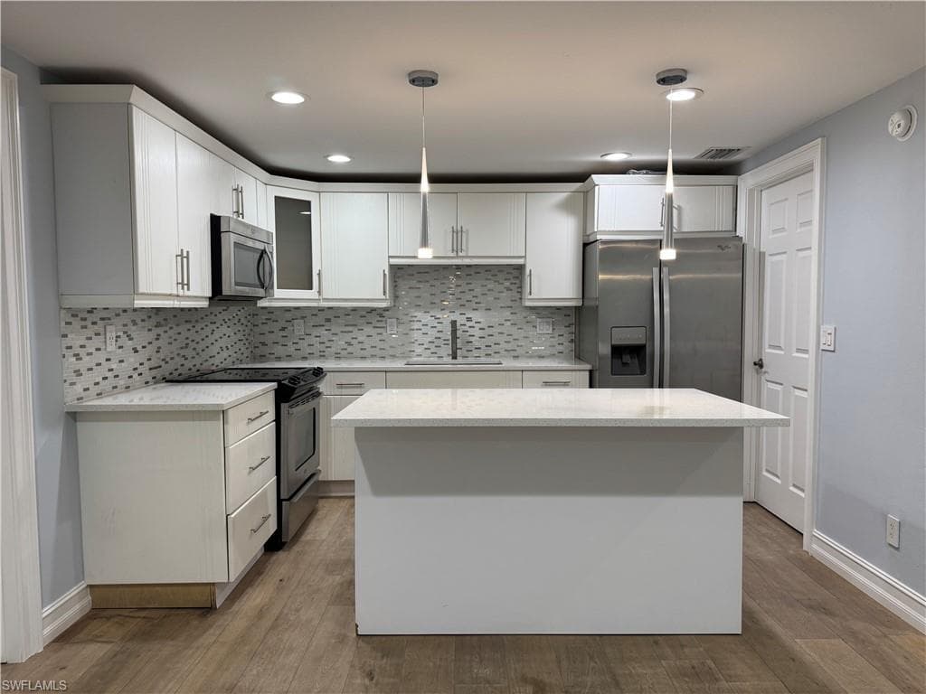5344 Treetops Dr E-2, Naples, FL 34113-1