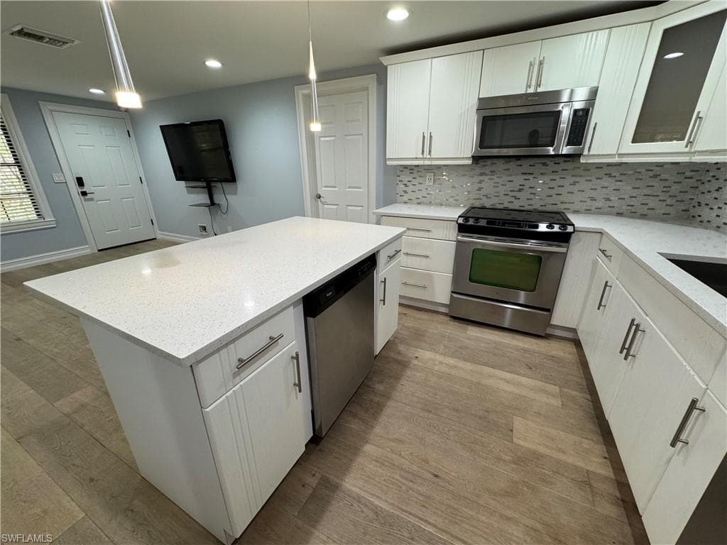 5344 Treetops Dr E-2, Naples, FL 34113-6