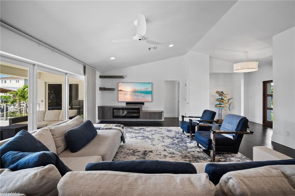266 Egret Ave, Naples, FL 34108-15