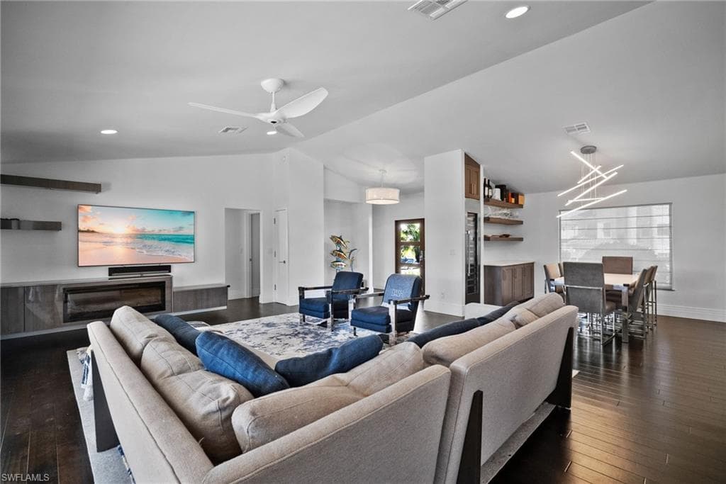 266 Egret Ave, Naples, FL 34108-16