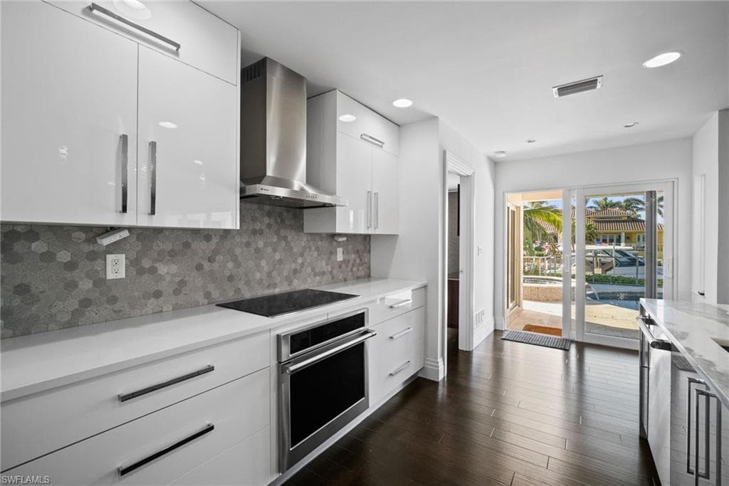 266 Egret Ave, Naples, FL 34108-20