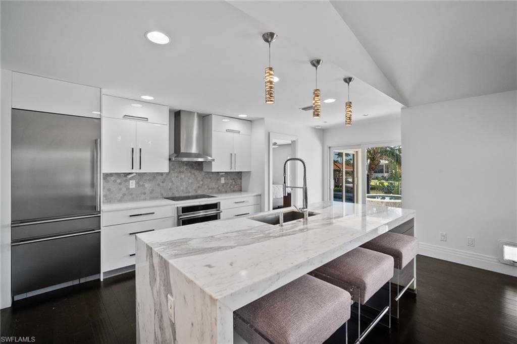 266 Egret Ave, Naples, FL 34108-23