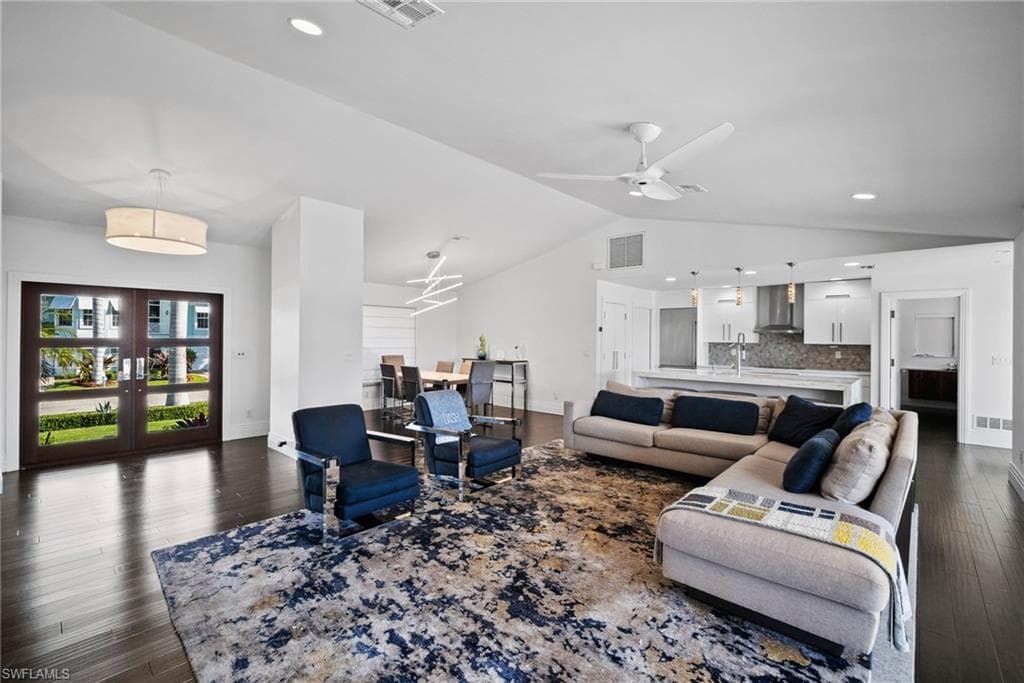 266 Egret Ave, Naples, FL 34108-25