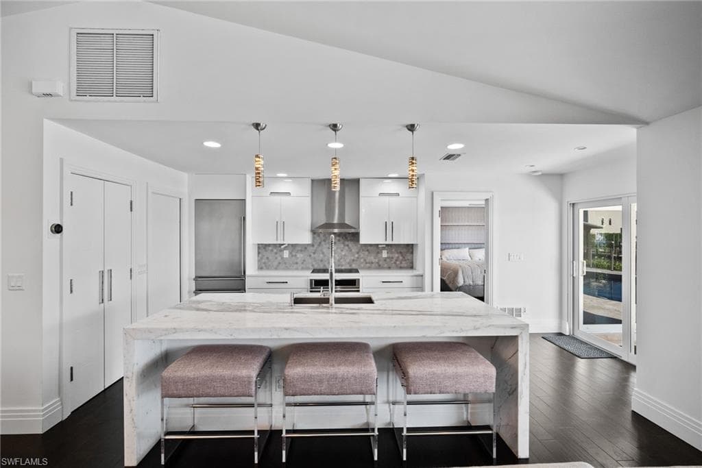 266 Egret Ave, Naples, FL 34108-26