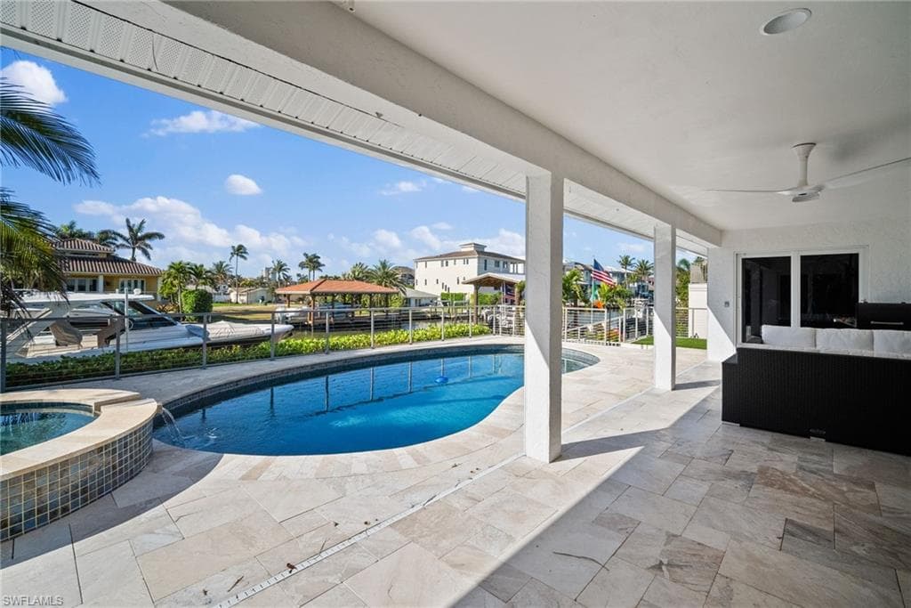 266 Egret Ave, Naples, FL 34108-37