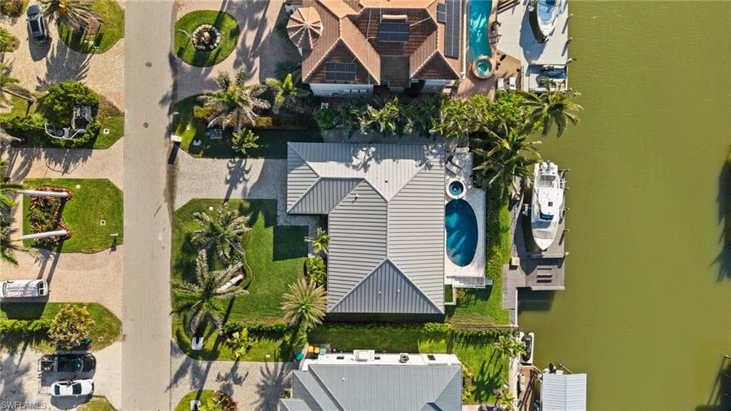 266 Egret Ave, Naples, FL 34108-2