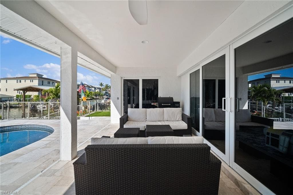 266 Egret Ave, Naples, FL 34108-38