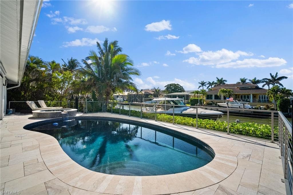 266 Egret Ave, Naples, FL 34108-41