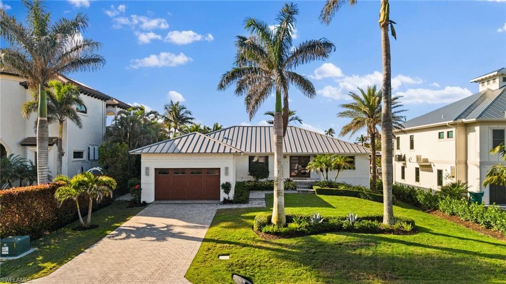 266 Egret Ave, Naples, FL 34108-7