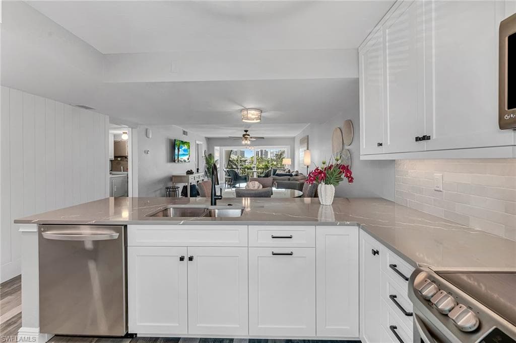 4200 Belair Ln 303, Naples, FL 34103-10