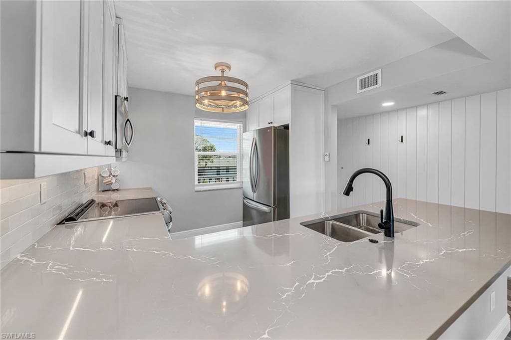 4200 Belair Ln 303, Naples, FL 34103-11