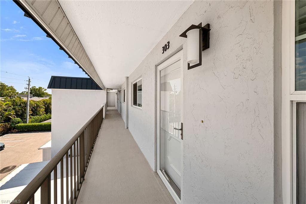 4200 Belair Ln 303, Naples, FL 34103-24