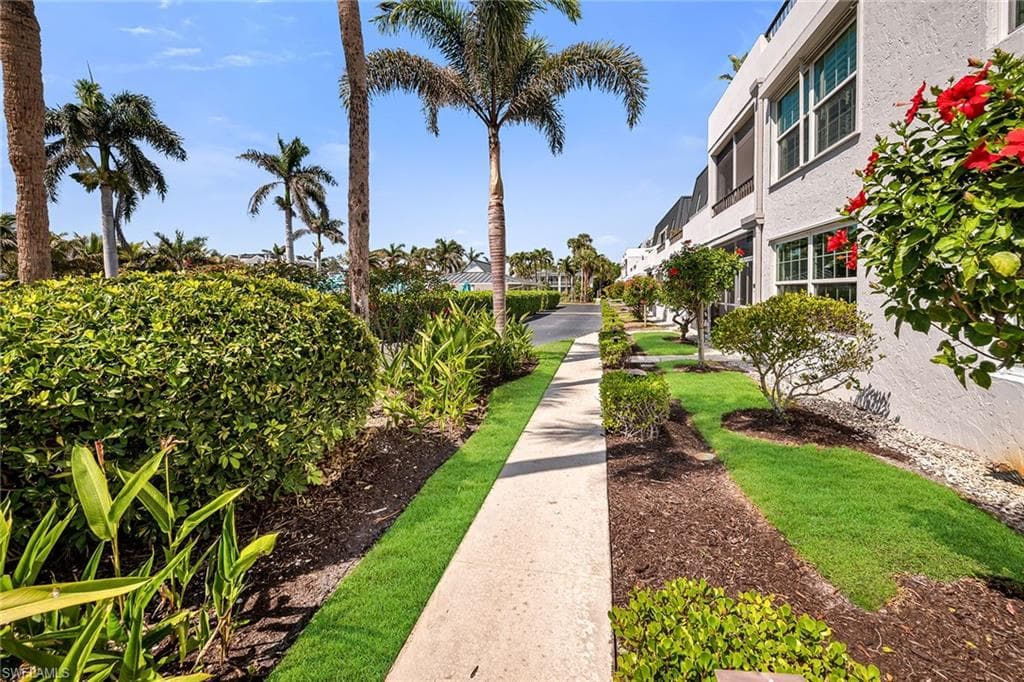 4200 Belair Ln 303, Naples, FL 34103-30
