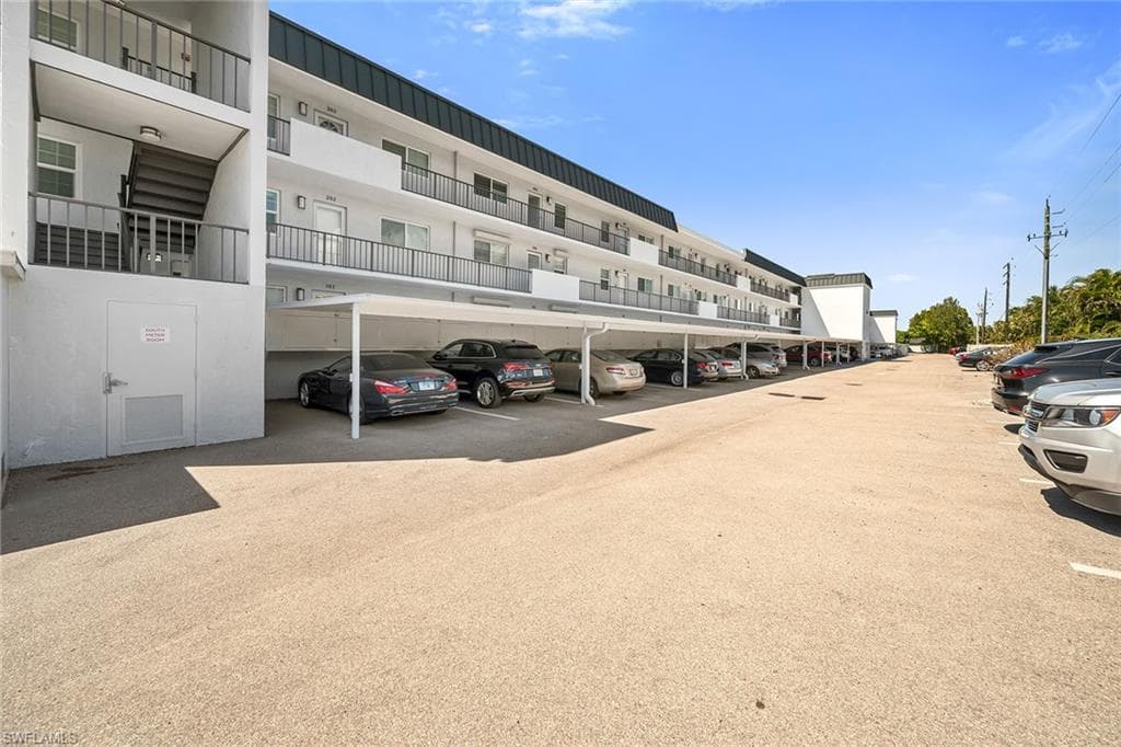 4200 Belair Ln 303, Naples, FL 34103-31