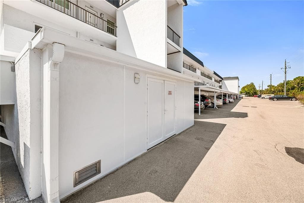 4200 Belair Ln 303, Naples, FL 34103-32