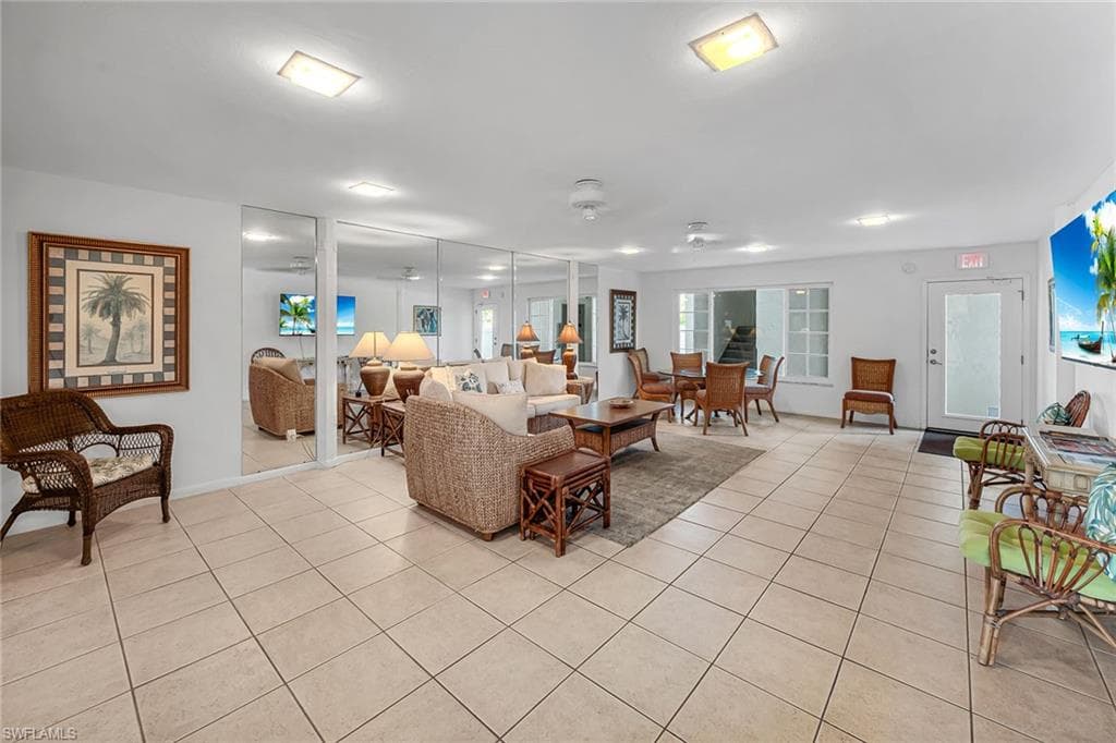 4200 Belair Ln 303, Naples, FL 34103-34