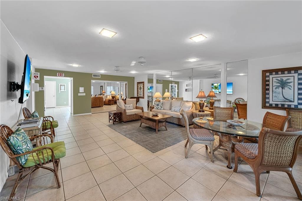4200 Belair Ln 303, Naples, FL 34103-35