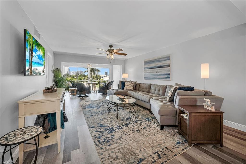 4200 Belair Ln 303, Naples, FL 34103-3
