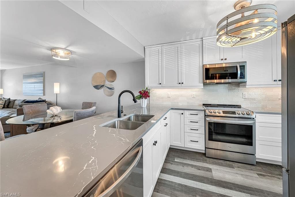 4200 Belair Ln 303, Naples, FL 34103-8