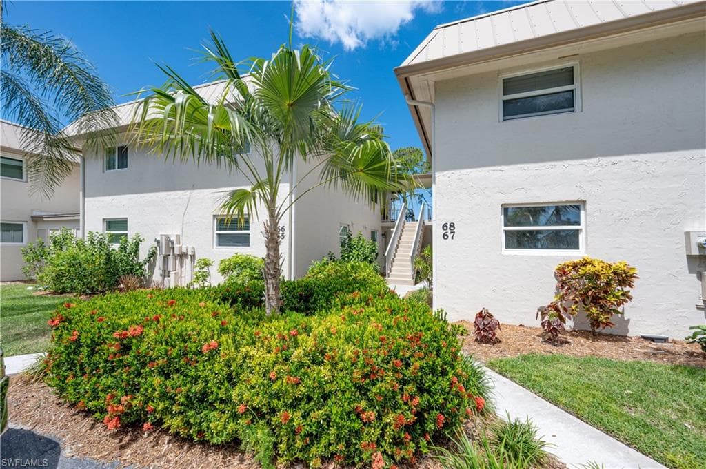 1549 Sandpiper St 65, Naples, FL 34102-24
