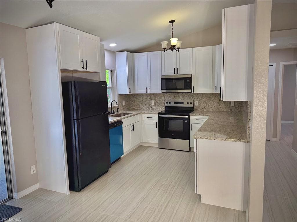 241 8th St SE, Naples, FL 34117-19
