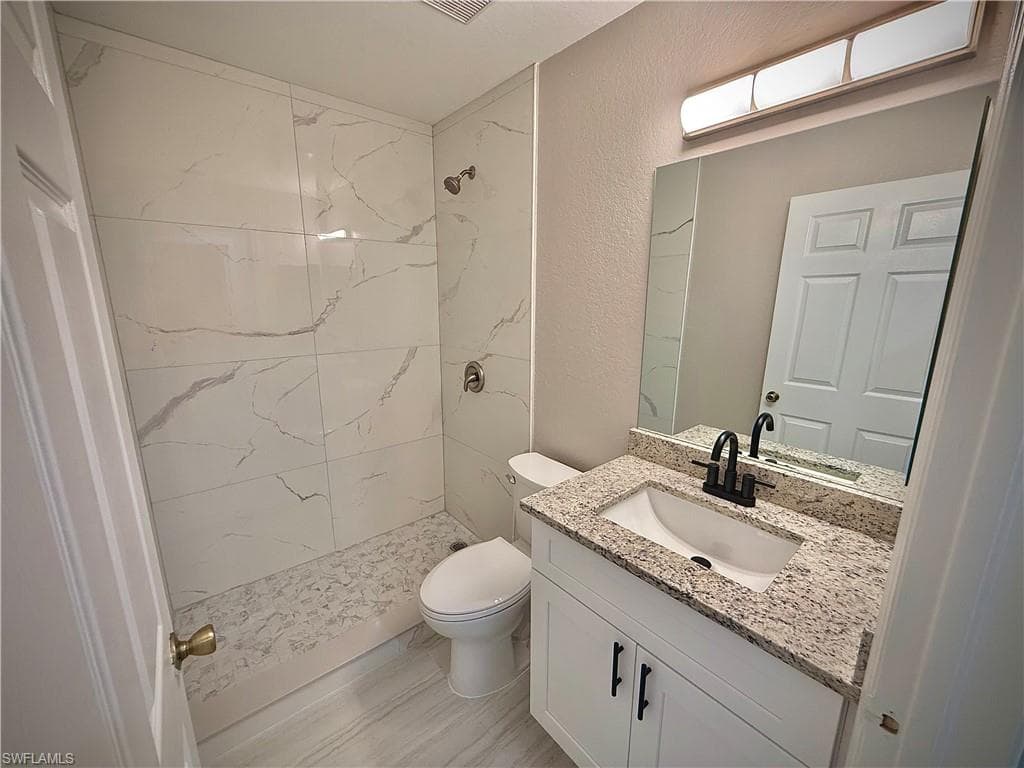 241 8th St SE, Naples, FL 34117-34