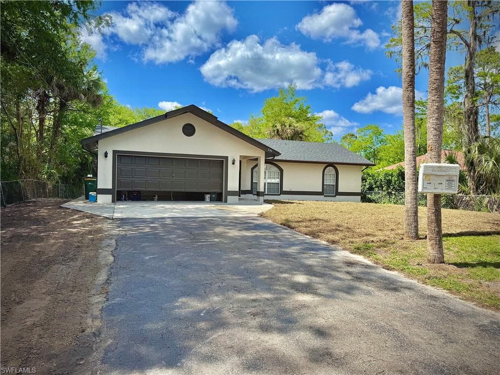 241 8th St SE, Naples, FL 34117-4