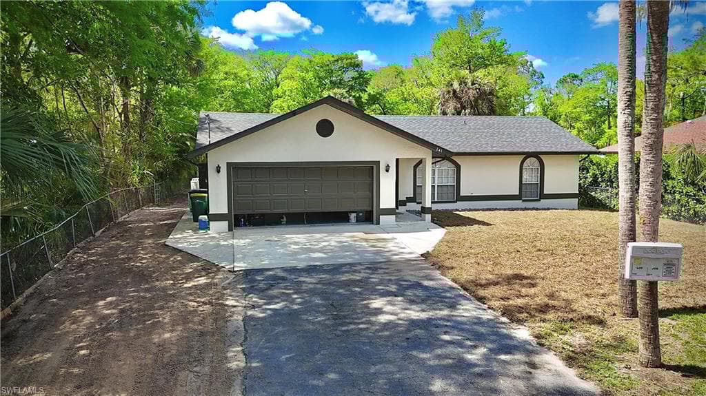 241 8th St SE, Naples, FL 34117-5