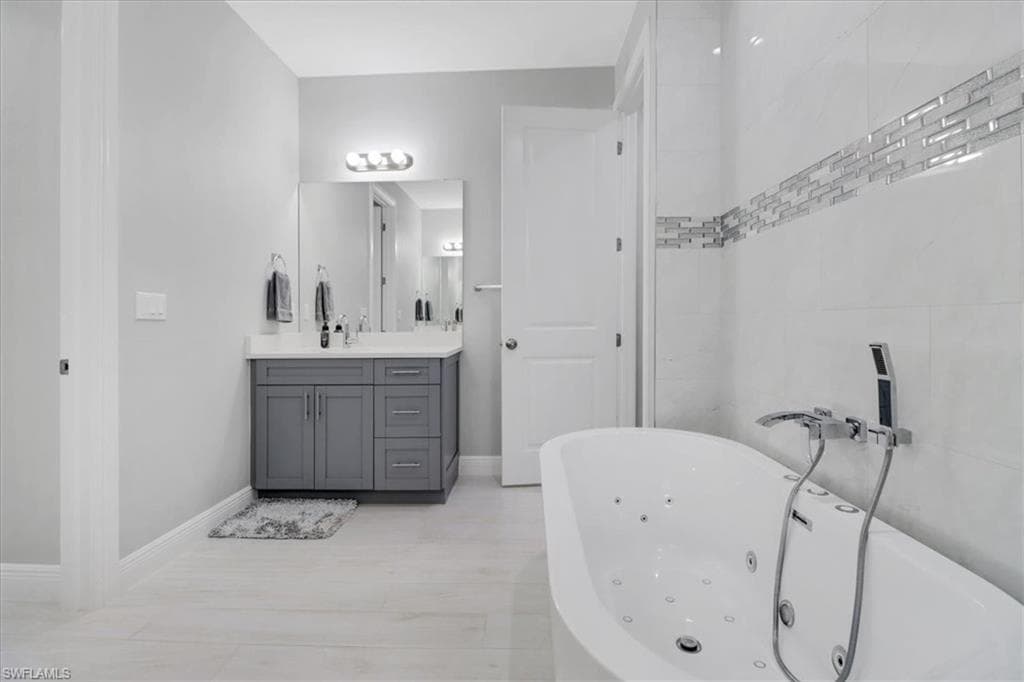 2312 4th Ave SE, Naples, FL 34117-16