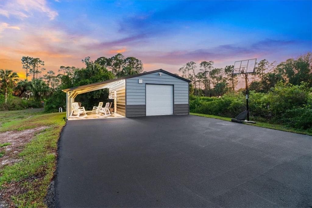 2312 4th Ave SE, Naples, FL 34117-43