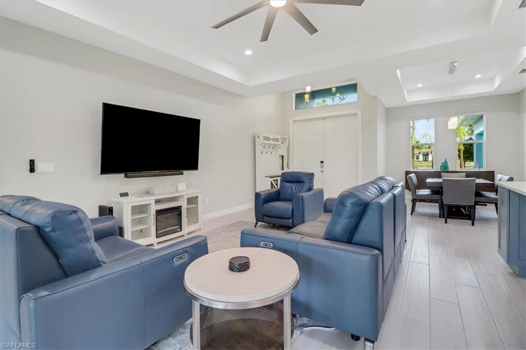 2312 4th Ave SE, Naples, FL 34117-8