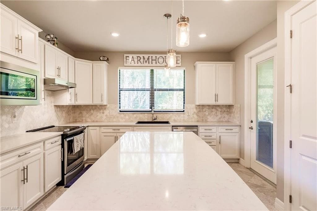 11216 Carlingford Rd, Fort Myers, FL 33913-9
