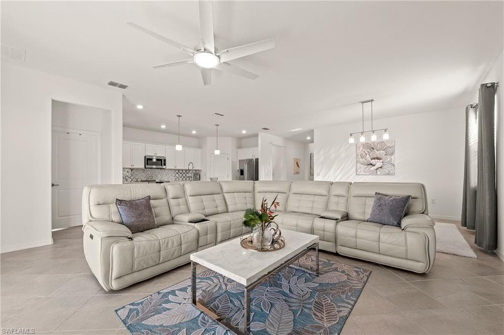 2662 Scarlet Way, Naples, FL 34120-4