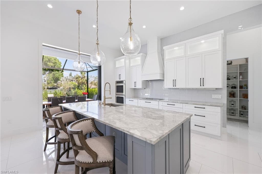 5233 Cypress Ln, Naples, FL 34113-12