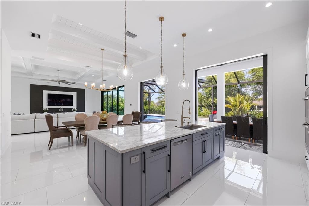 5233 Cypress Ln, Naples, FL 34113-17