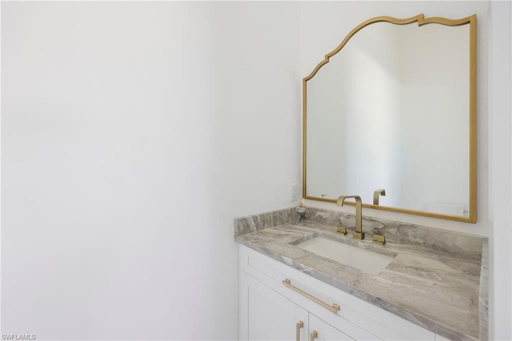 5233 Cypress Ln, Naples, FL 34113-22