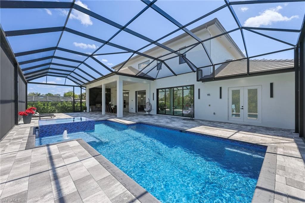 5233 Cypress Ln, Naples, FL 34113-25