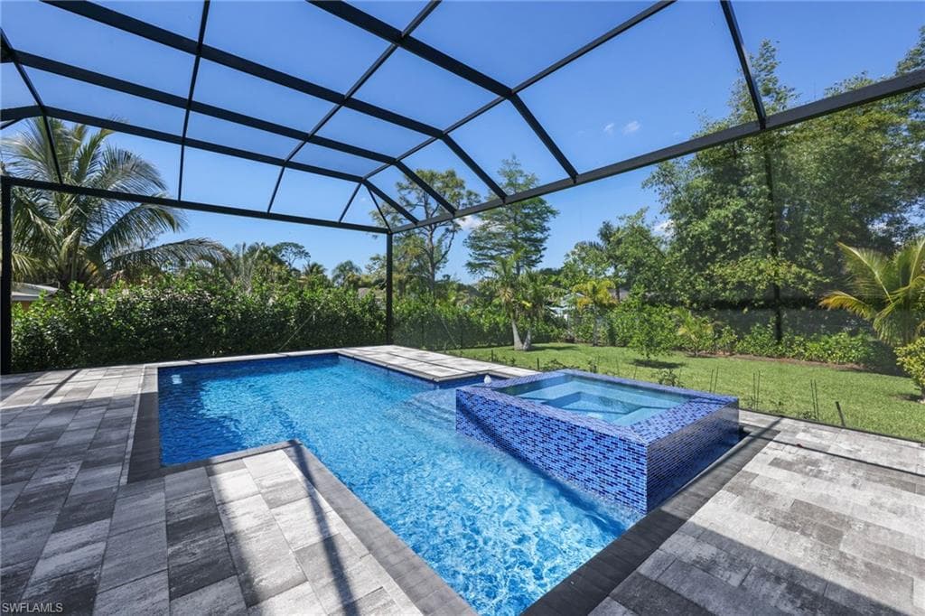 5233 Cypress Ln, Naples, FL 34113-27