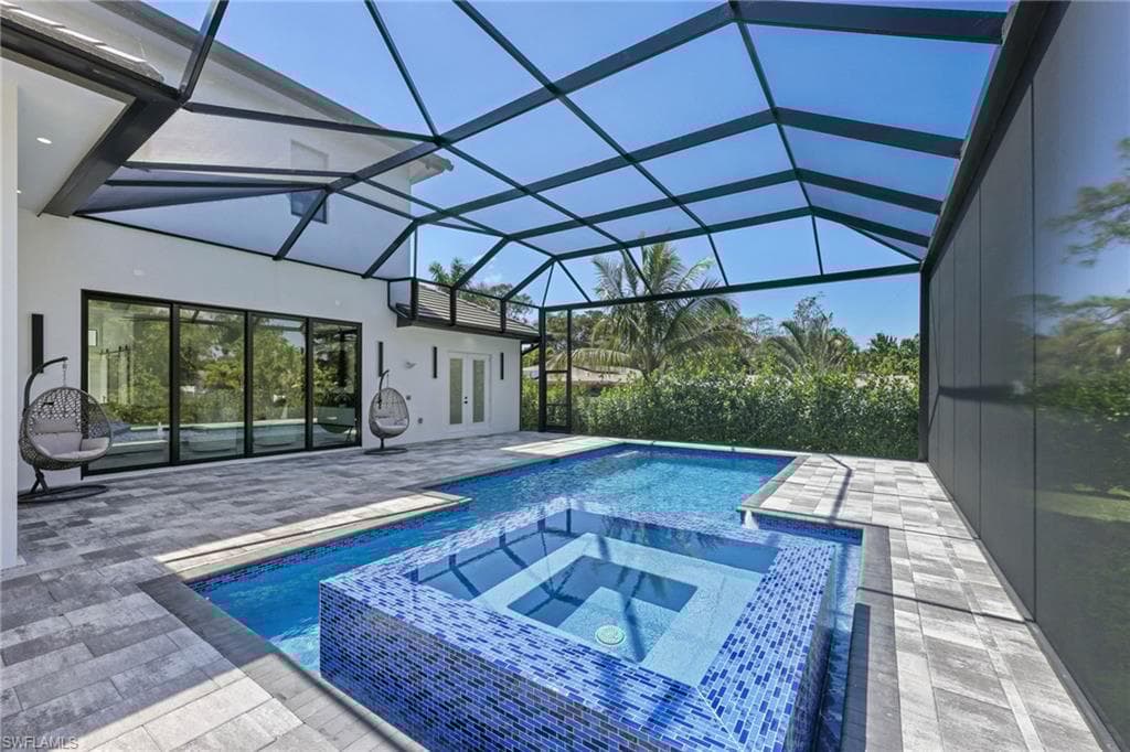 5233 Cypress Ln, Naples, FL 34113-28