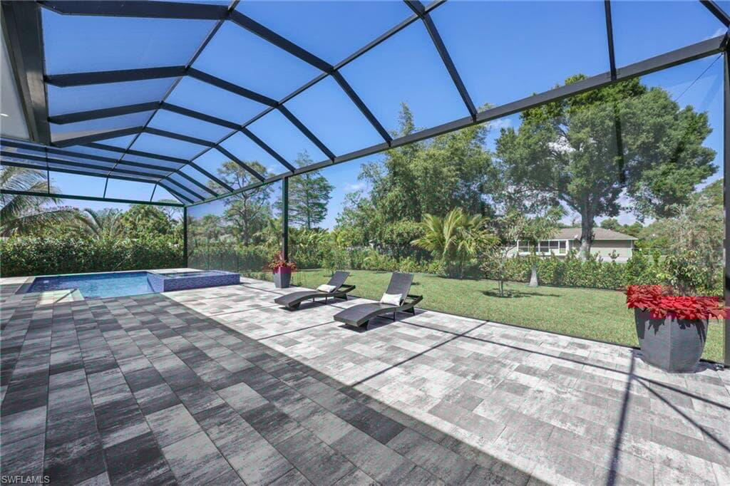 5233 Cypress Ln, Naples, FL 34113-29