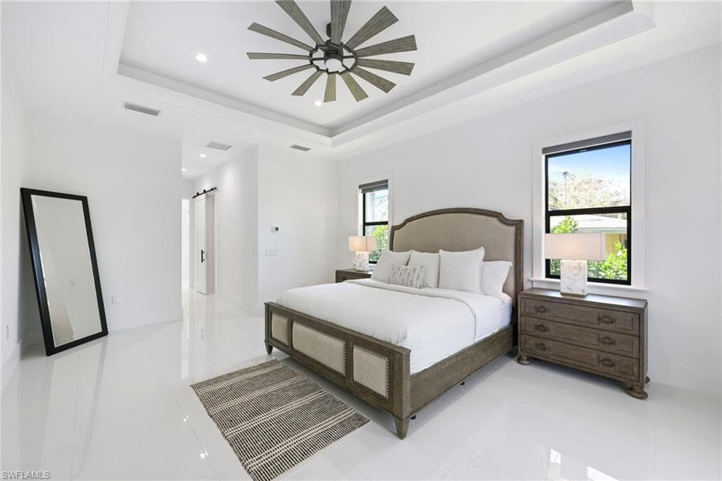 5233 Cypress Ln, Naples, FL 34113-32
